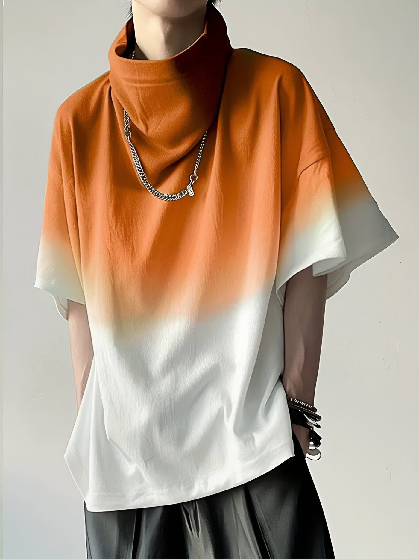 Lucas | Stylisches Gradient Cowl Neck T-Shirt