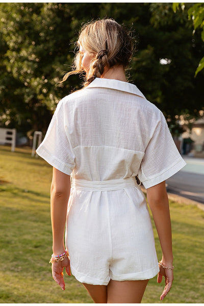 Holly – Einfarbiger Kurzarm-Latzanzug mit Kragen