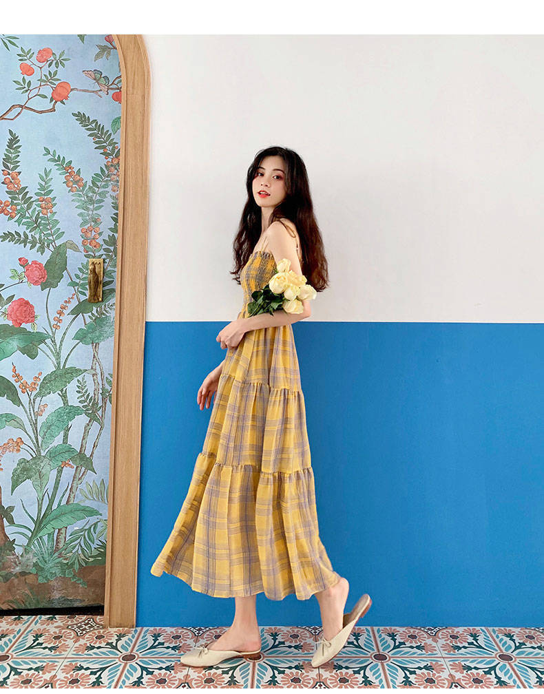 Claire – Chiffonkleid mit Karomuster und schlanker Taille