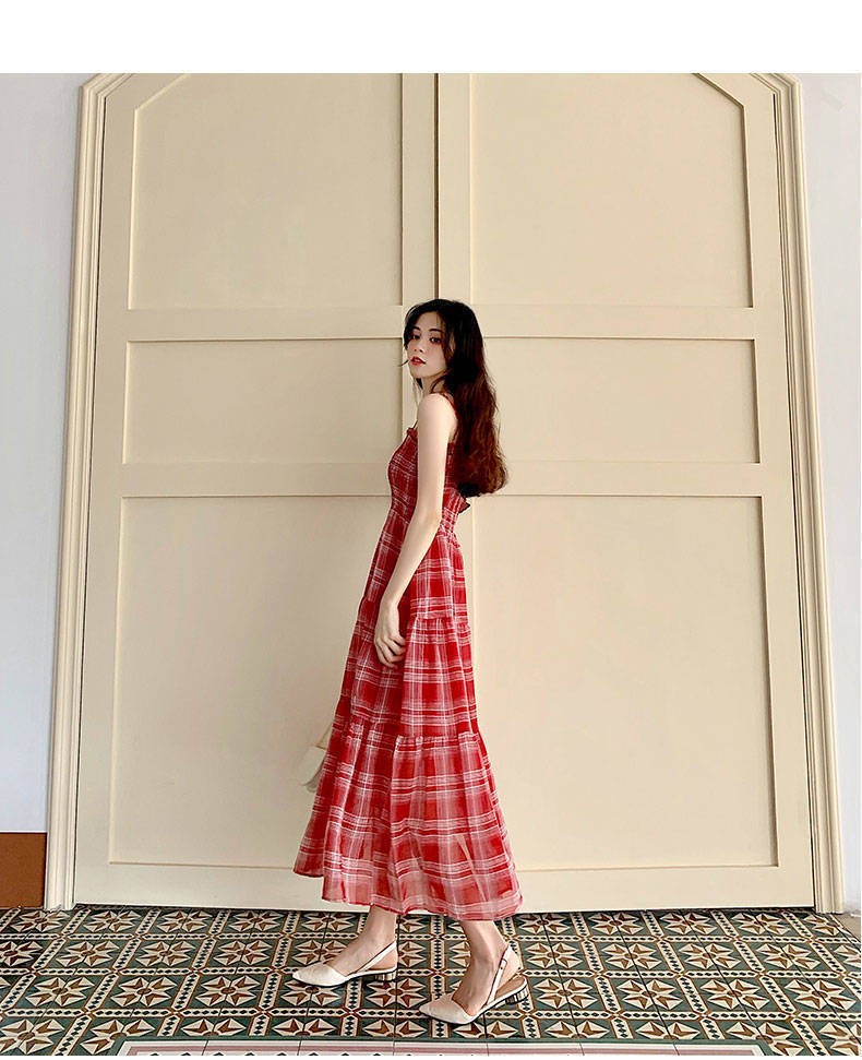 Claire – Chiffonkleid mit Karomuster und schlanker Taille