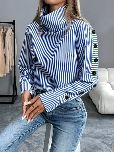 Rosemarie | Eleganter blau-weißer gestreifter Rollkragenpullover