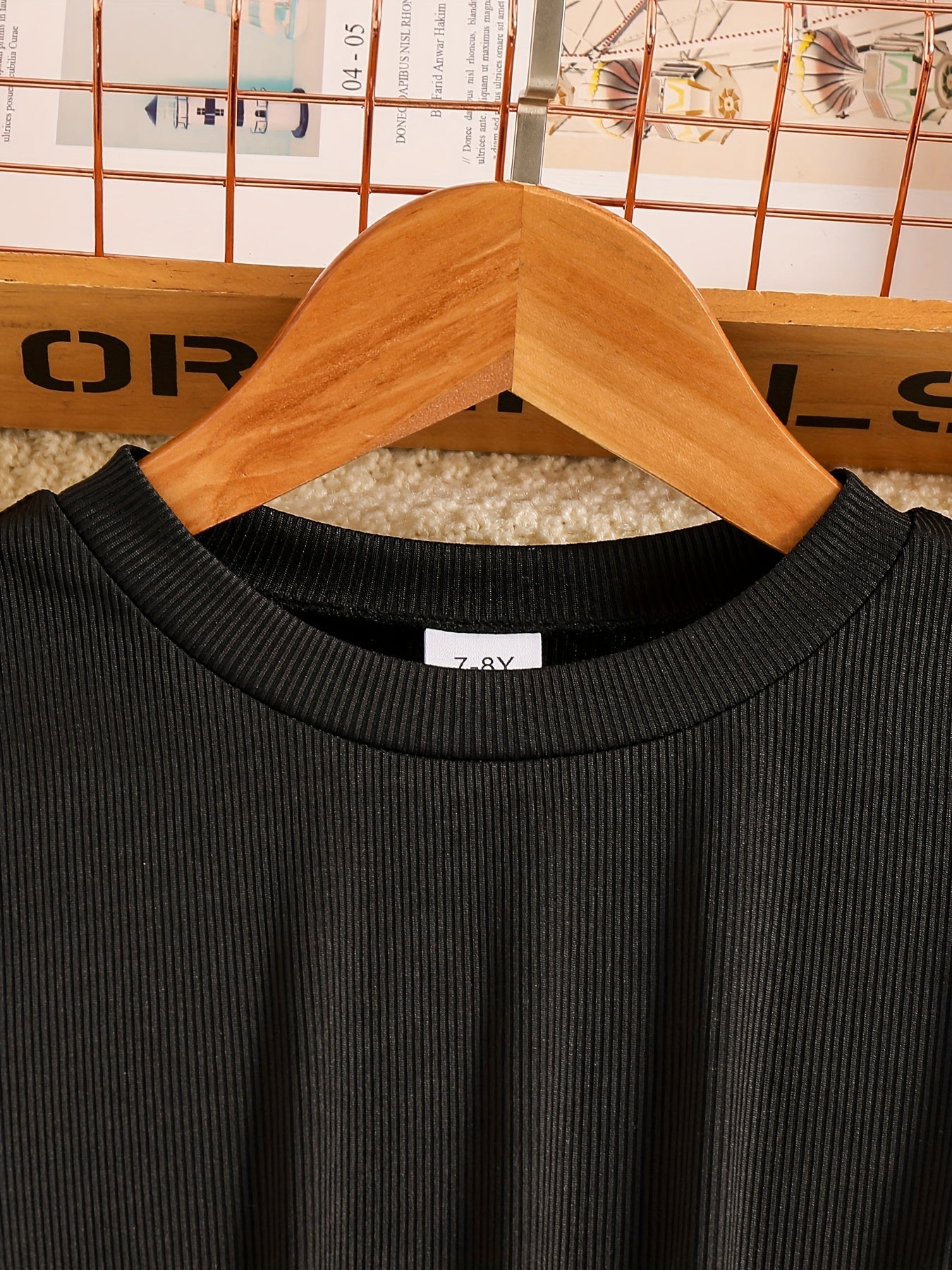 Mädchen Stilvolles Halloween-Kleid mit Cartoon-Geisterhaus