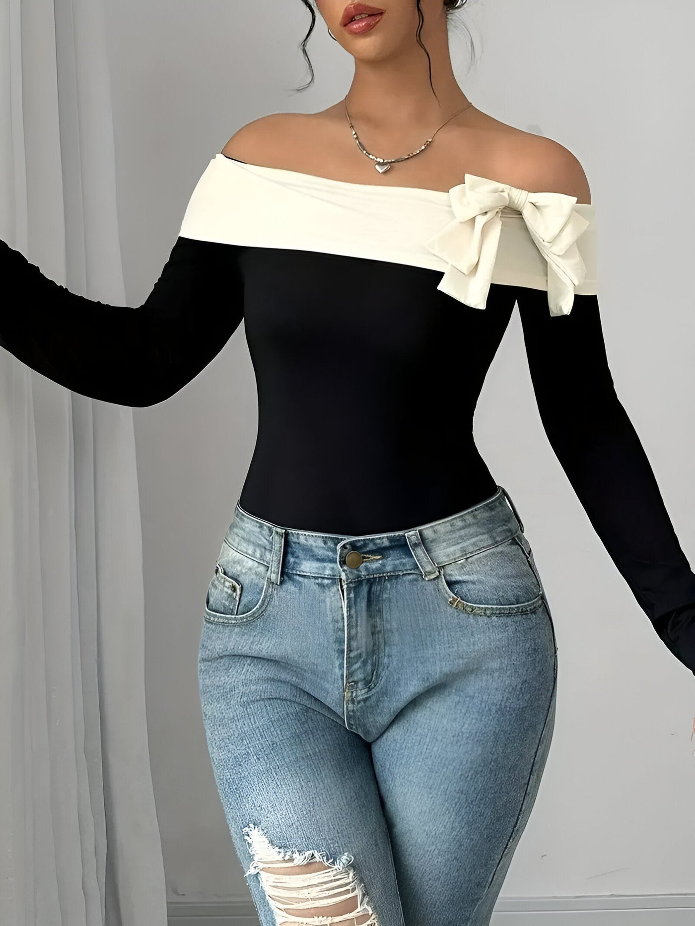 Marina | Schickes Off-Shoulder Bodysuit mit Schleifen-Detail