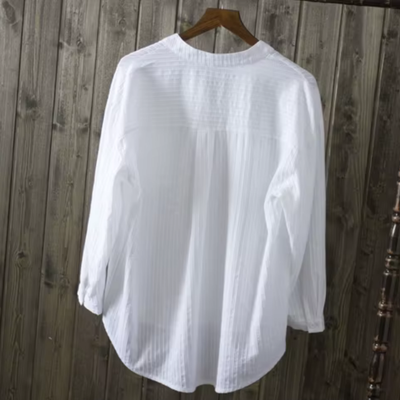 Nivela – die neue weiße v-ausschnitt-bluse für einen frischen frühlings-sommer-look