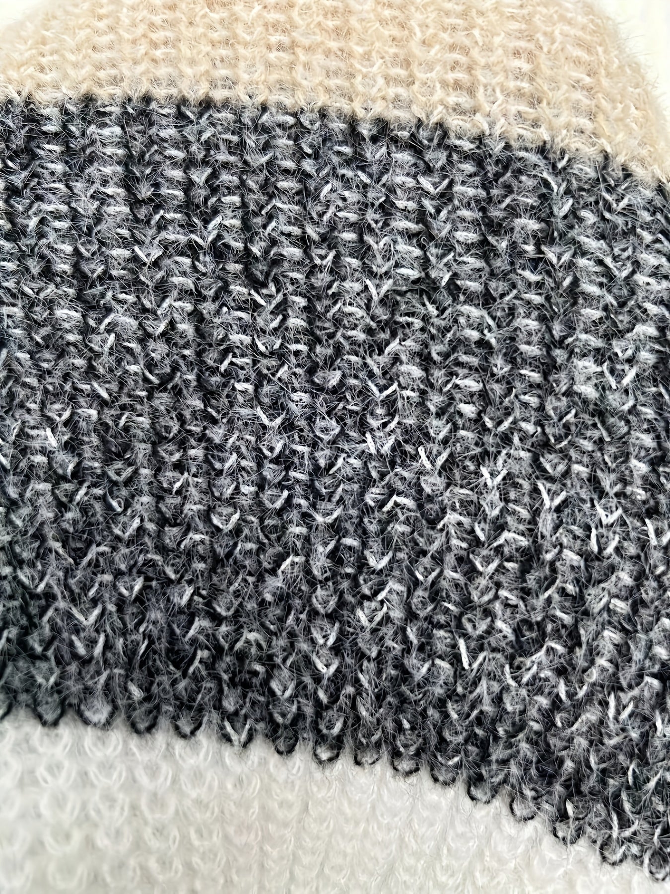 Block Strickkleid mit Flausch-Effekt