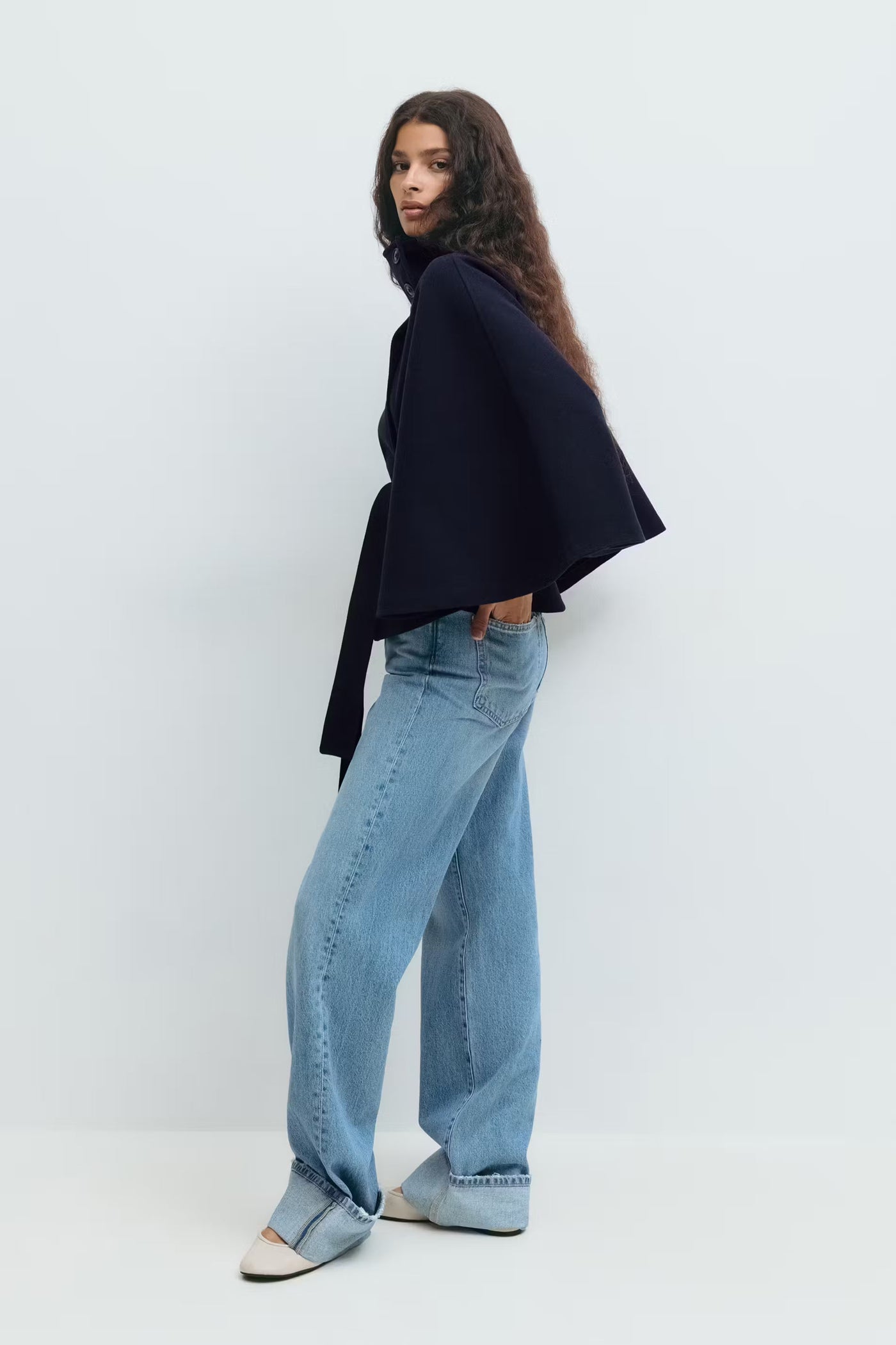 Lara™ | Cape-Mantel mit Taillengürtel & Stehkragen