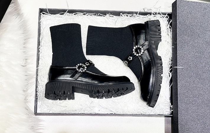 Tanya – Dicksohlige Damen Sockenstiefel im Martin-Stil