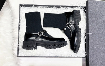 Tanya – Dicksohlige Damen Sockenstiefel im Martin-Stil