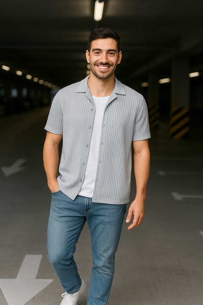 Sandro – Das kurzarmhemd für männer mit lässigem stil und sommerlichem flair