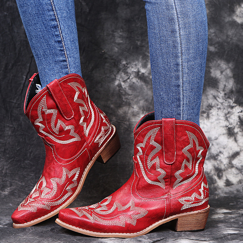 Andrea – Cowgirl-Stiefel mit Stickerei und Keilabsatz