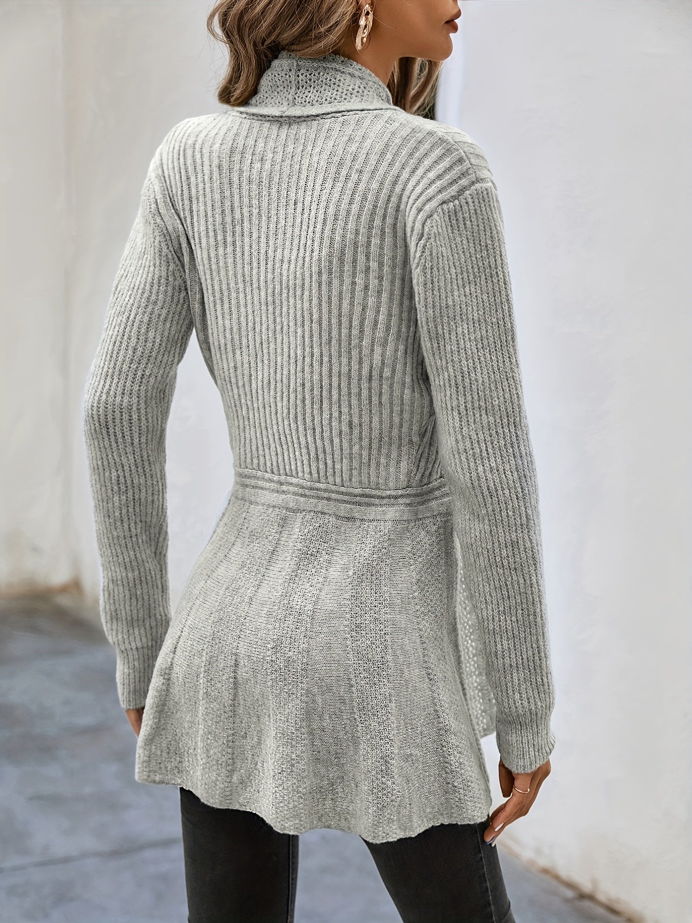 Hellgrauer Rüschen-Cardigan - Anna