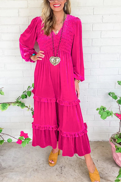 Mandy® | Rosarotes, gerafftes Samtkleid mit V-Ausschnitt und langen Ärmeln