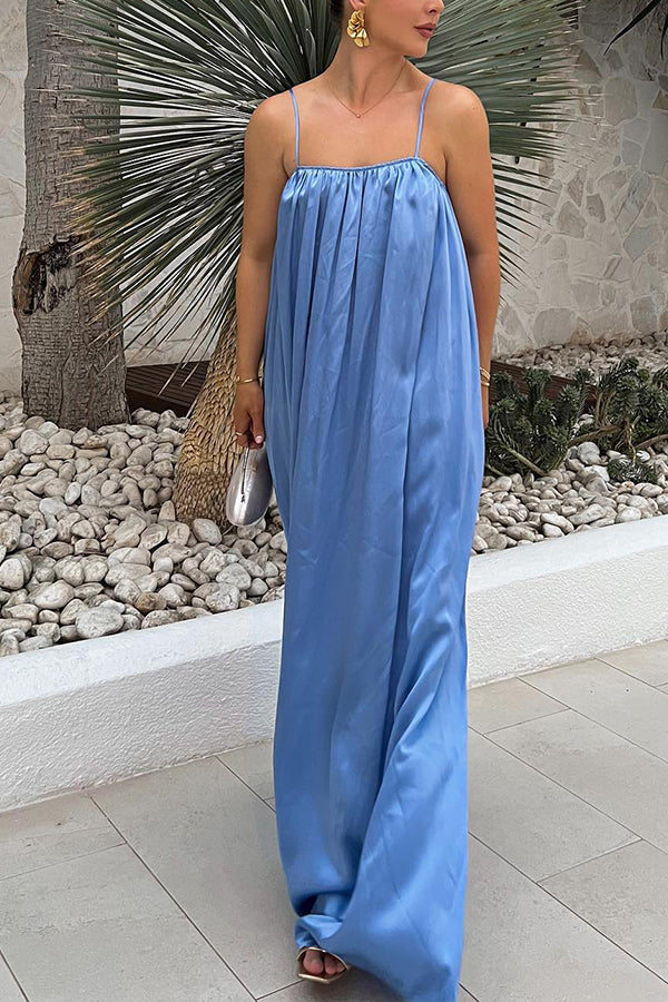 Joan® | Lässiges, lockeres, rückenfreies Strapskleid mit Hosenträgern