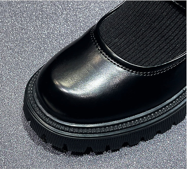 Tanya – Dicksohlige Damen Sockenstiefel im Martin-Stil