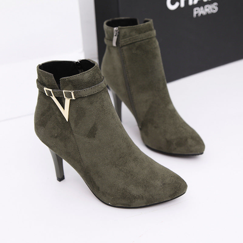 Betty – Damenstiefel mit hohem Absatz und V-Form