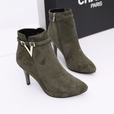 Betty – Damenstiefel mit hohem Absatz und V-Form