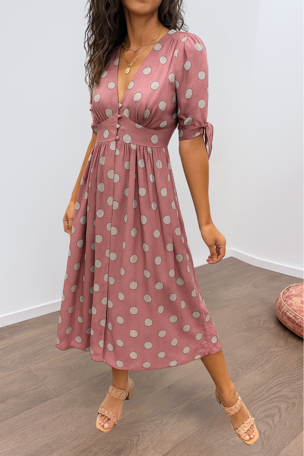 Brigitte™ | Elegantes Polka Dot Kleid mit V-Ausschnitt