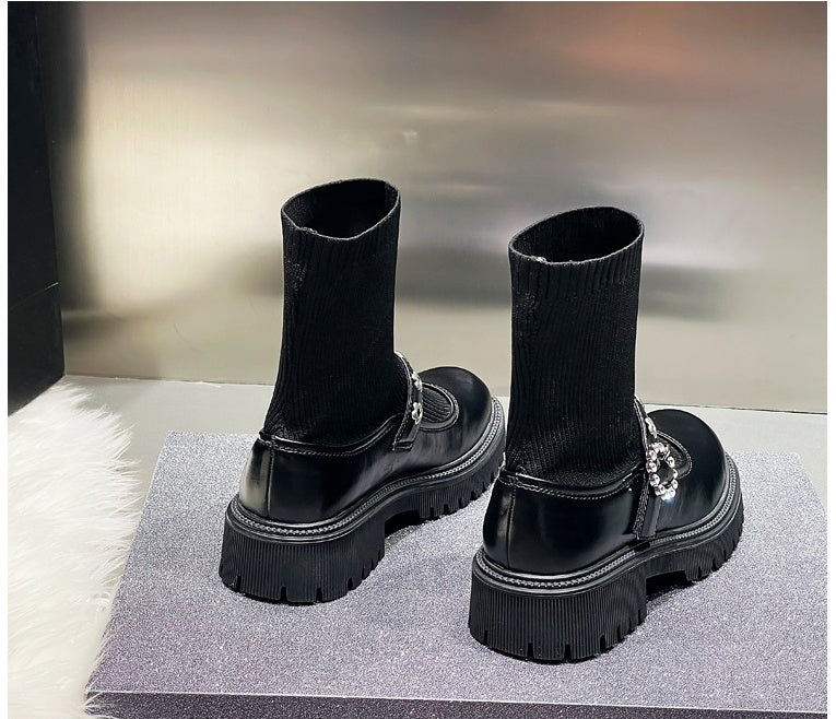 Tanya – Dicksohlige Damen Sockenstiefel im Martin-Stil