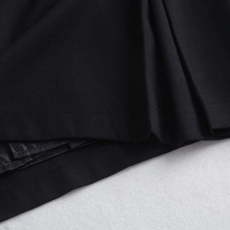 Harriet – Weiter Faltenrock mit Kettenverzierung