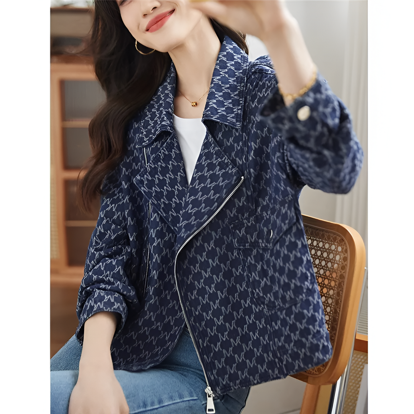 Sibylle | Müheloser Stil mit einer lässigen Denimjacke