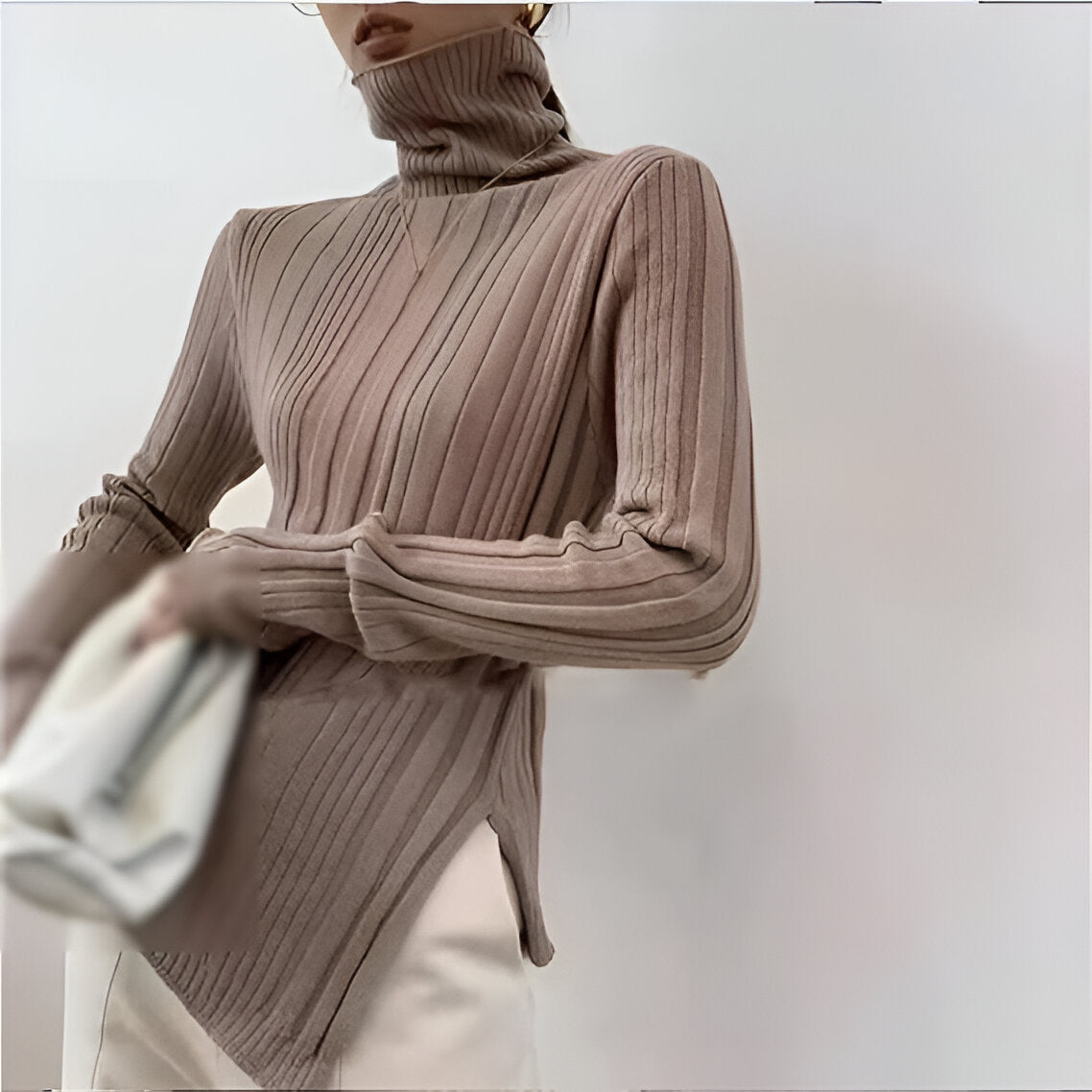 Désirée | Rollkragenpullover für Frauen mit langen, ausgestellten Ärmeln