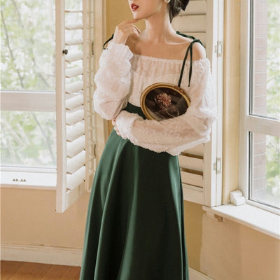 Louise – Klarer Langarm-Top mit Hosenträgerrock