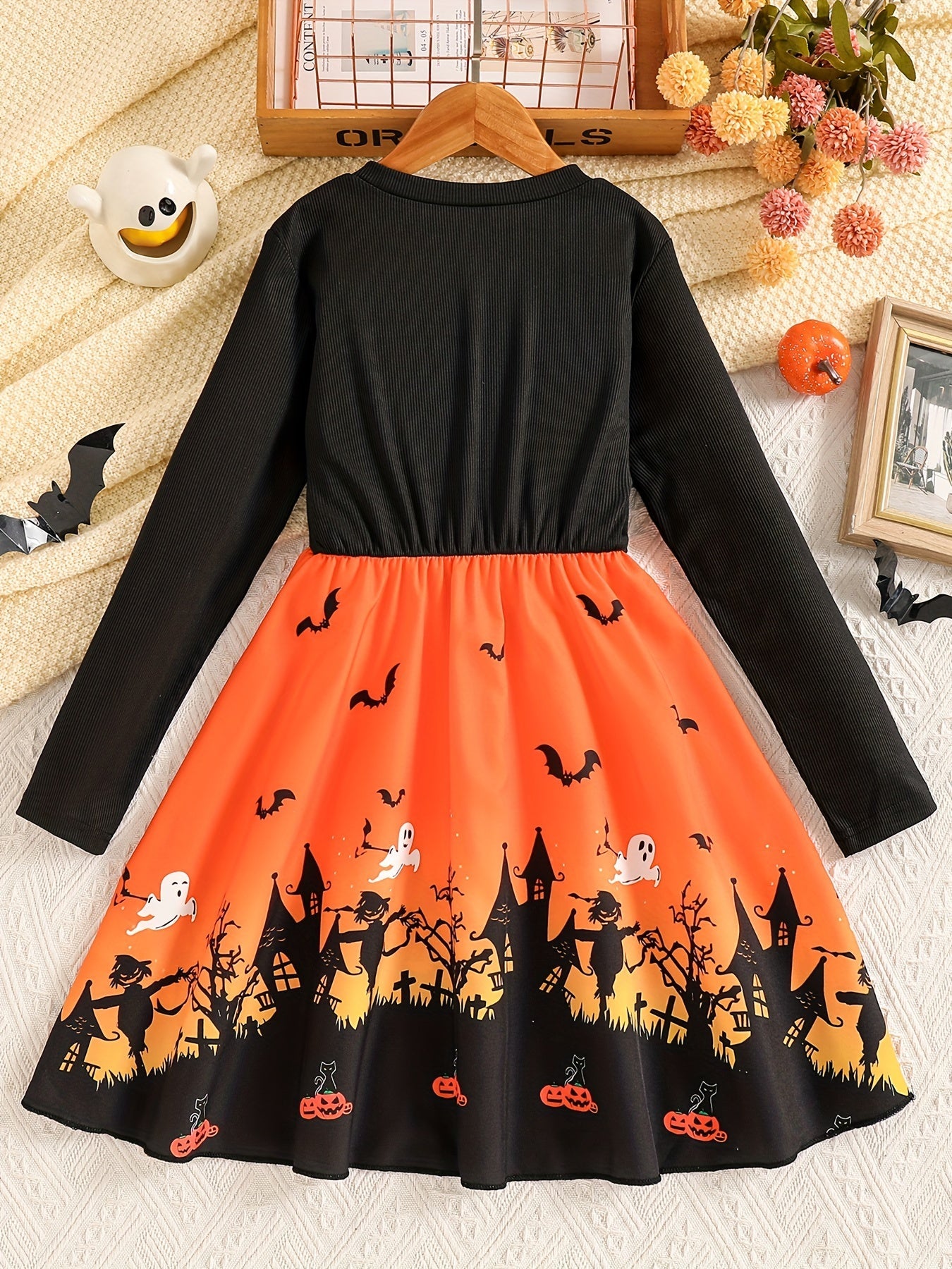 Mädchen Stilvolles Halloween-Kleid mit Cartoon-Geisterhaus