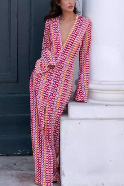 Griselda® | Langes, hohles Strandkleid mit V-Ausschnitt und tiefem Ausschnitt vorne und Schlitz aus Spitze