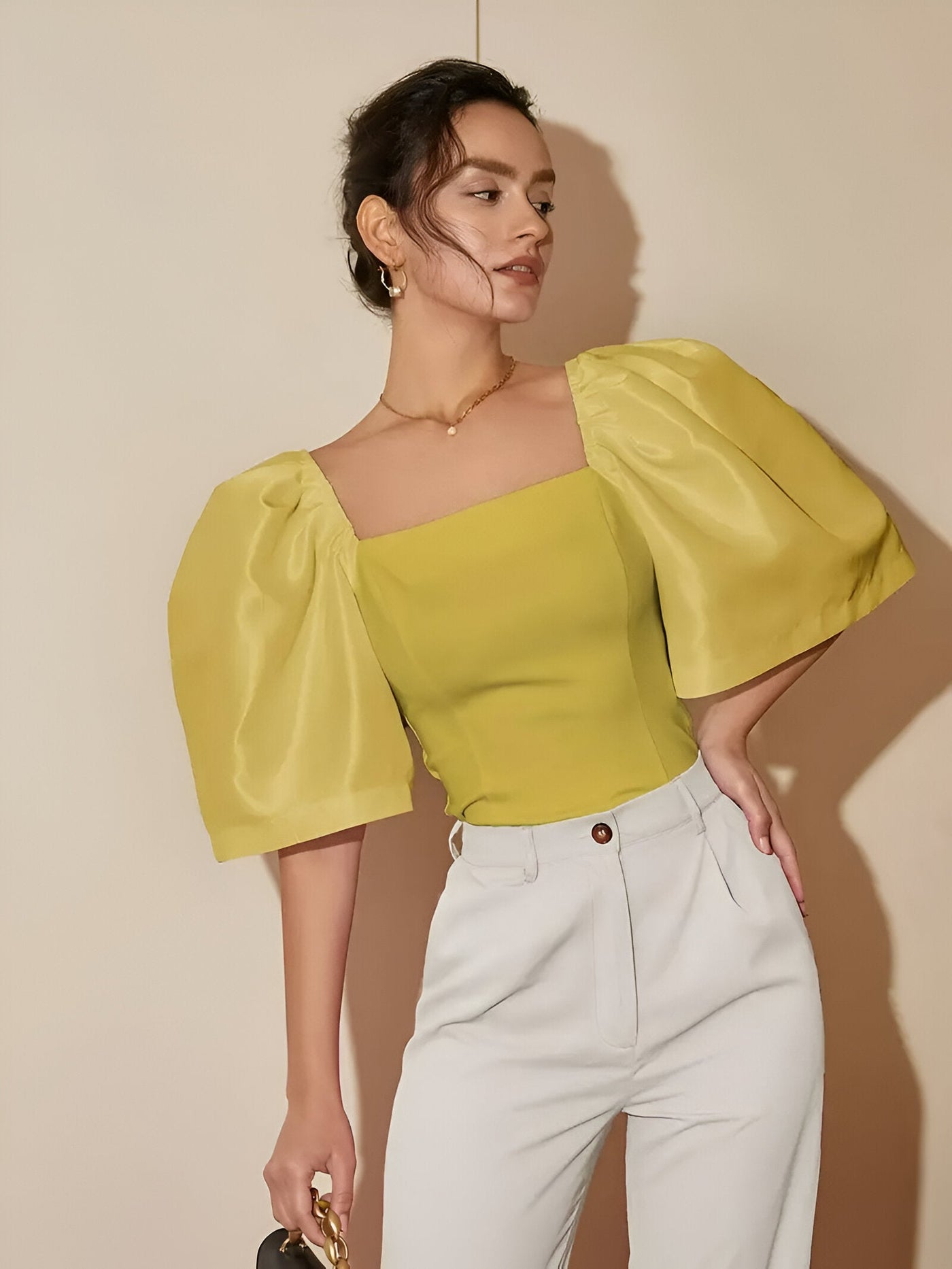 Renatta | Elegante Slim Bluse mit Quadrat-Ausschnitt