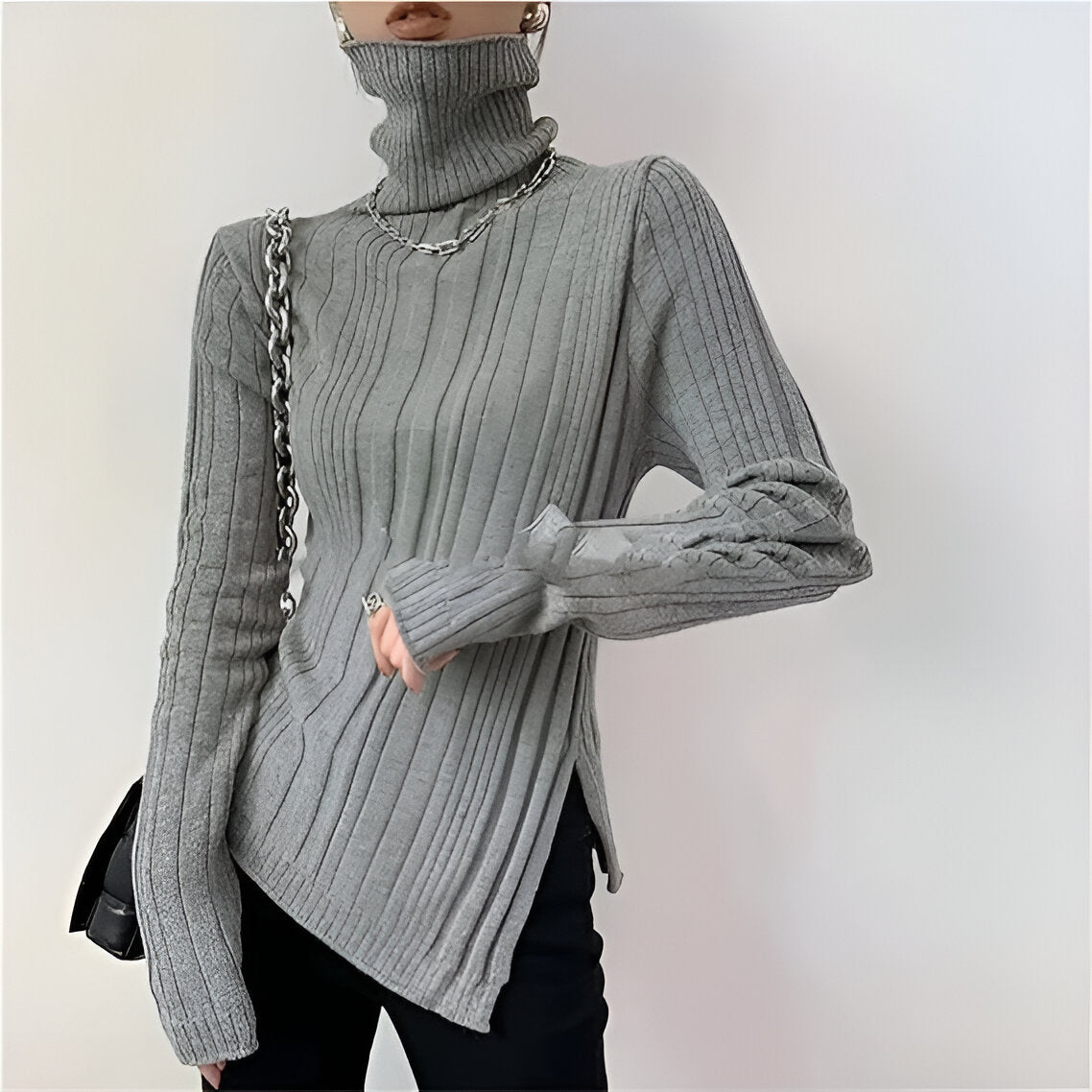 Désirée | Rollkragenpullover für Frauen mit langen, ausgestellten Ärmeln
