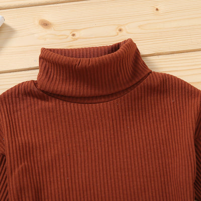 Kelly – Kinder Rock und Rollkragen-Outfit für den Herbst