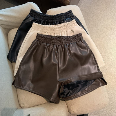 Megan – Hochtaillierte Damen-Shorts aus veganem Leder
