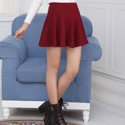 Julie – Koreanisches Kleid mit Plissierten Röcken