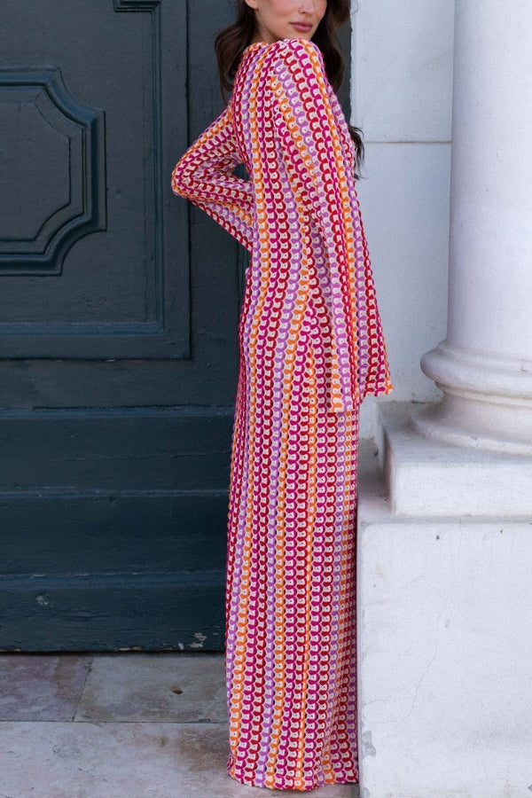 Griselda® | Langes, hohles Strandkleid mit V-Ausschnitt und tiefem Ausschnitt vorne und Schlitz aus Spitze