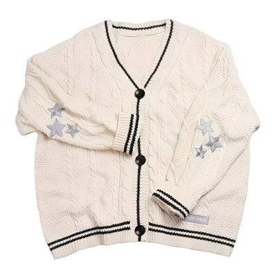 Livia | Gemütliche Strickweste mit Sternstickerei