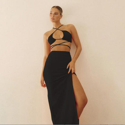 Judith – Sexy Cutout Weste und Schlitzrock Anzug