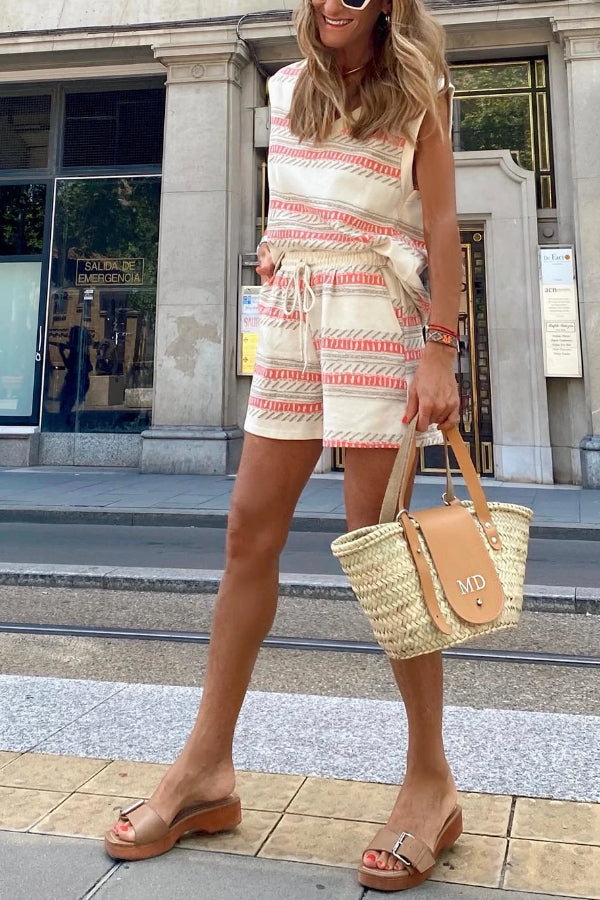 Karol® | Beige gestreiftes Dolman-Oberteil und Shorts mit Kordelzug im Set