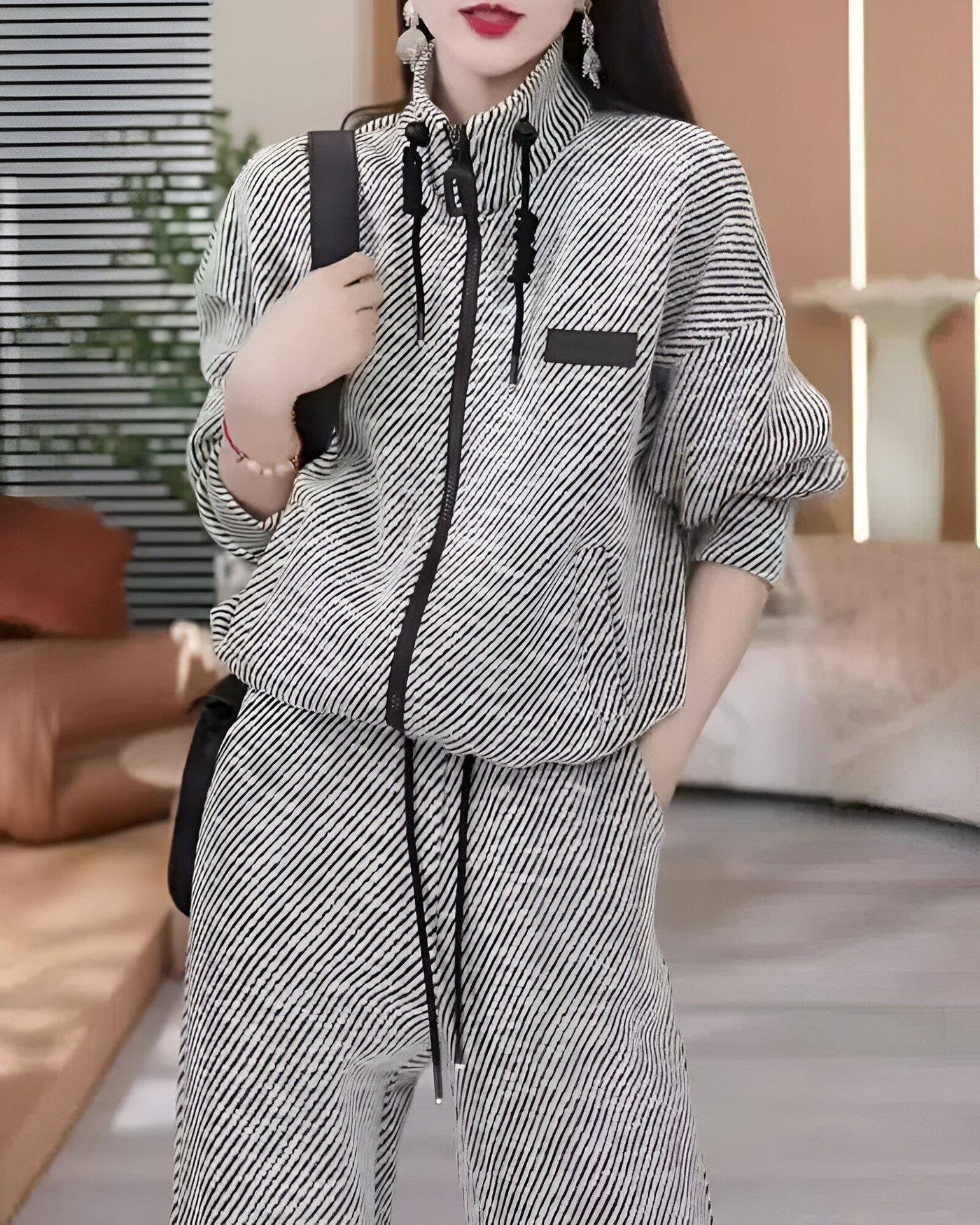 Adina | Müheloser Stil mit einem auffälligen Streifen-Design