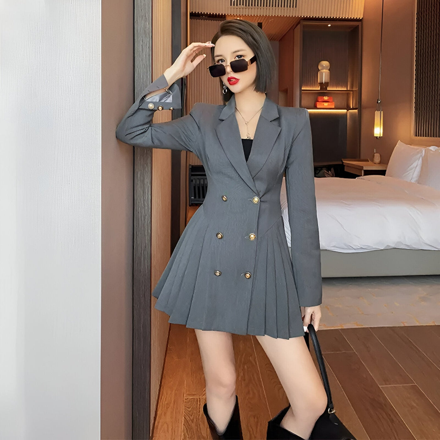 Kim | Elegantes Double-Button Faltenkleid