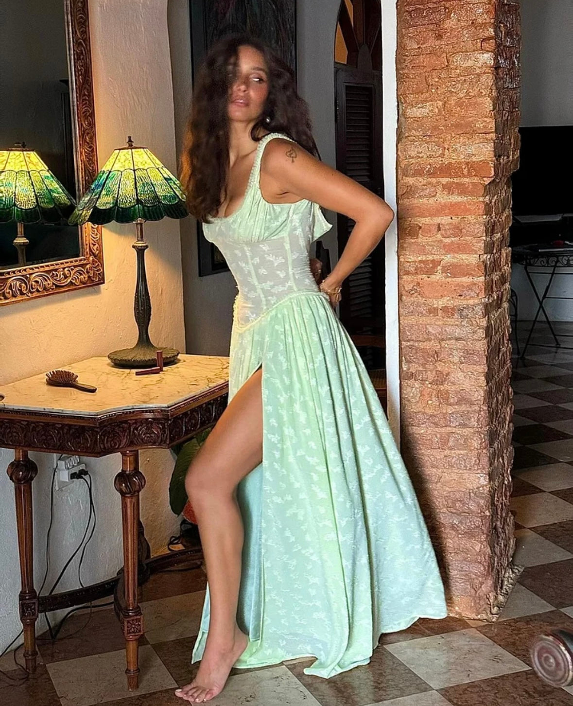 Rückenfreies Chiffon Kleid für Damen mit U-Kragen - Serenyae