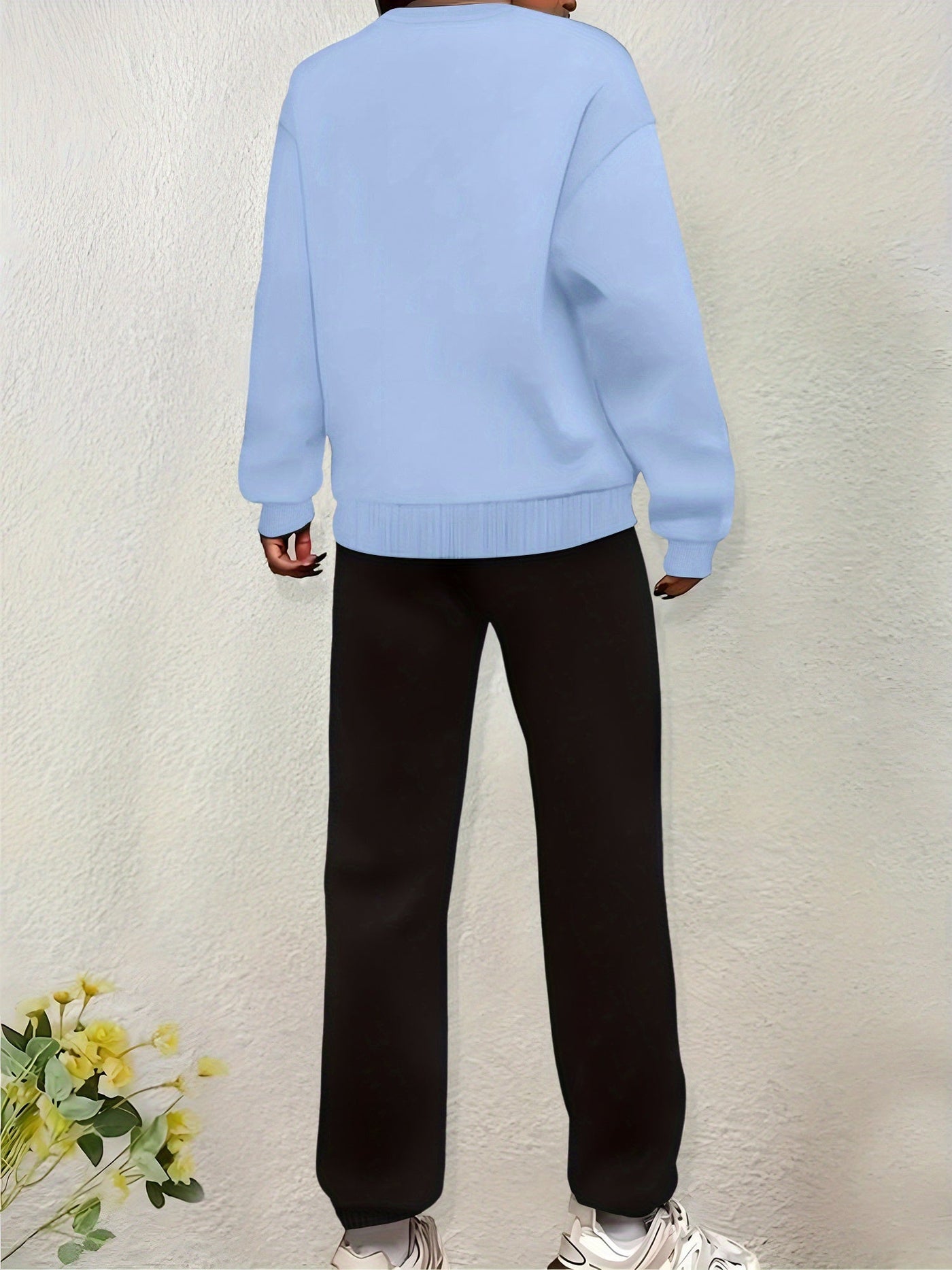 Bequemes Damen-Freizeitoutfit: Pullover und Jogginghose Set für kühle Tage