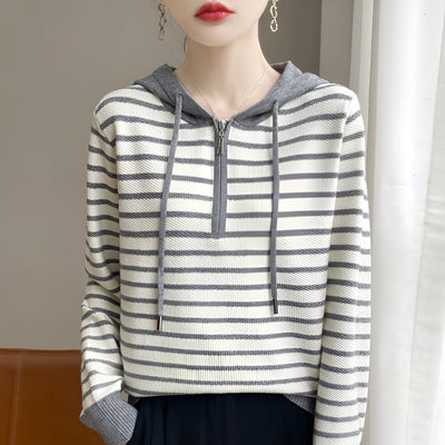 Annika | Gemütlicher und Schicker Gestreifter Strick-Cape-Pullover