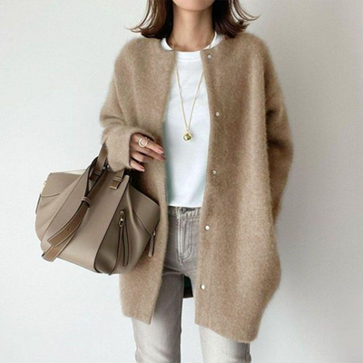 Minimalistische Strickjacke für Frauen