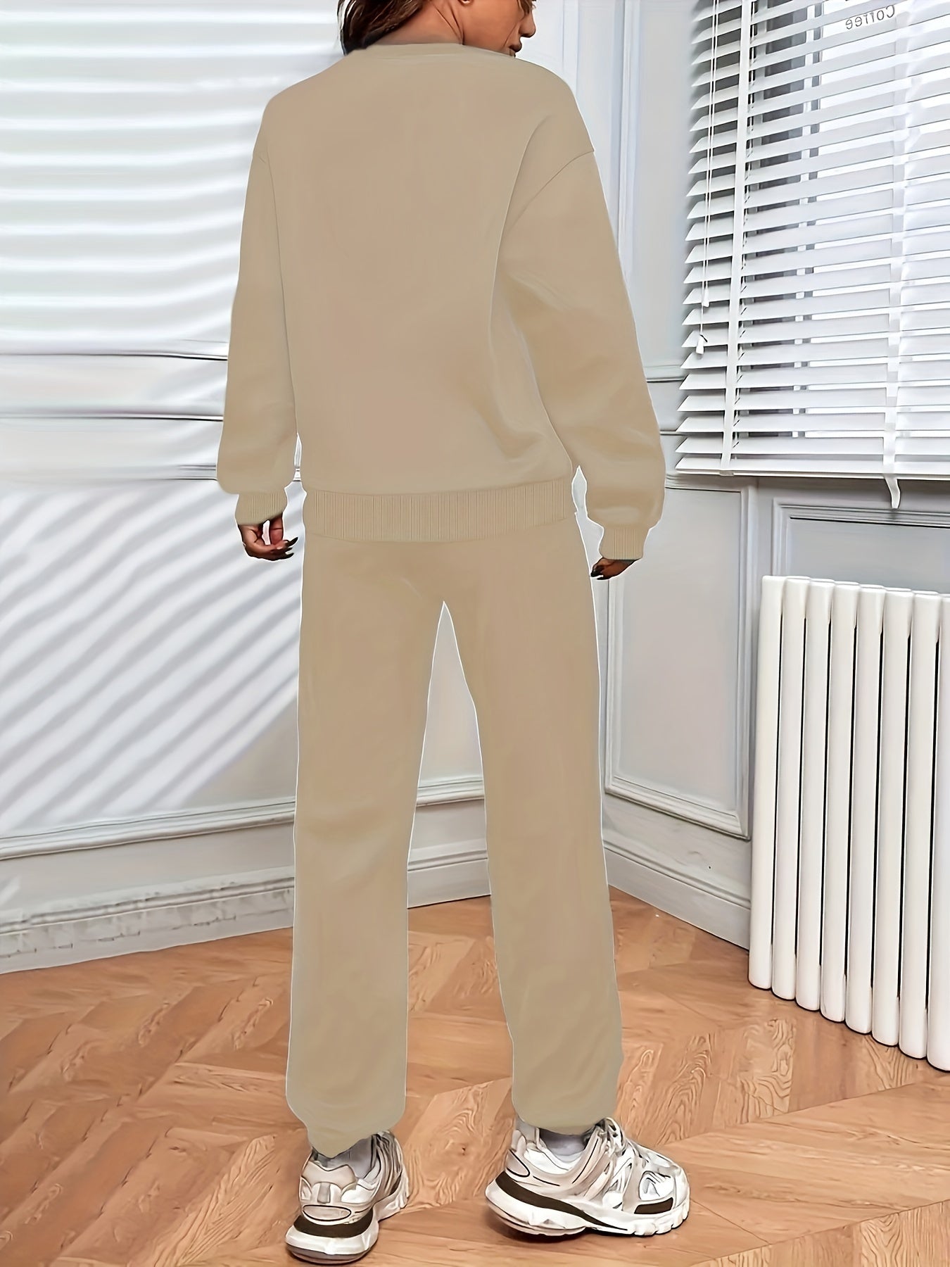 Bequemer Damen Jogginganzug für Herbst und Winter mit Rundhals-Pullover