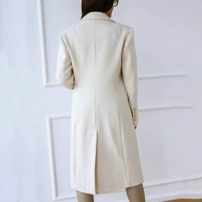 Eleganter Damenmantel - Figurbetont mit Taschen und Knöpfen