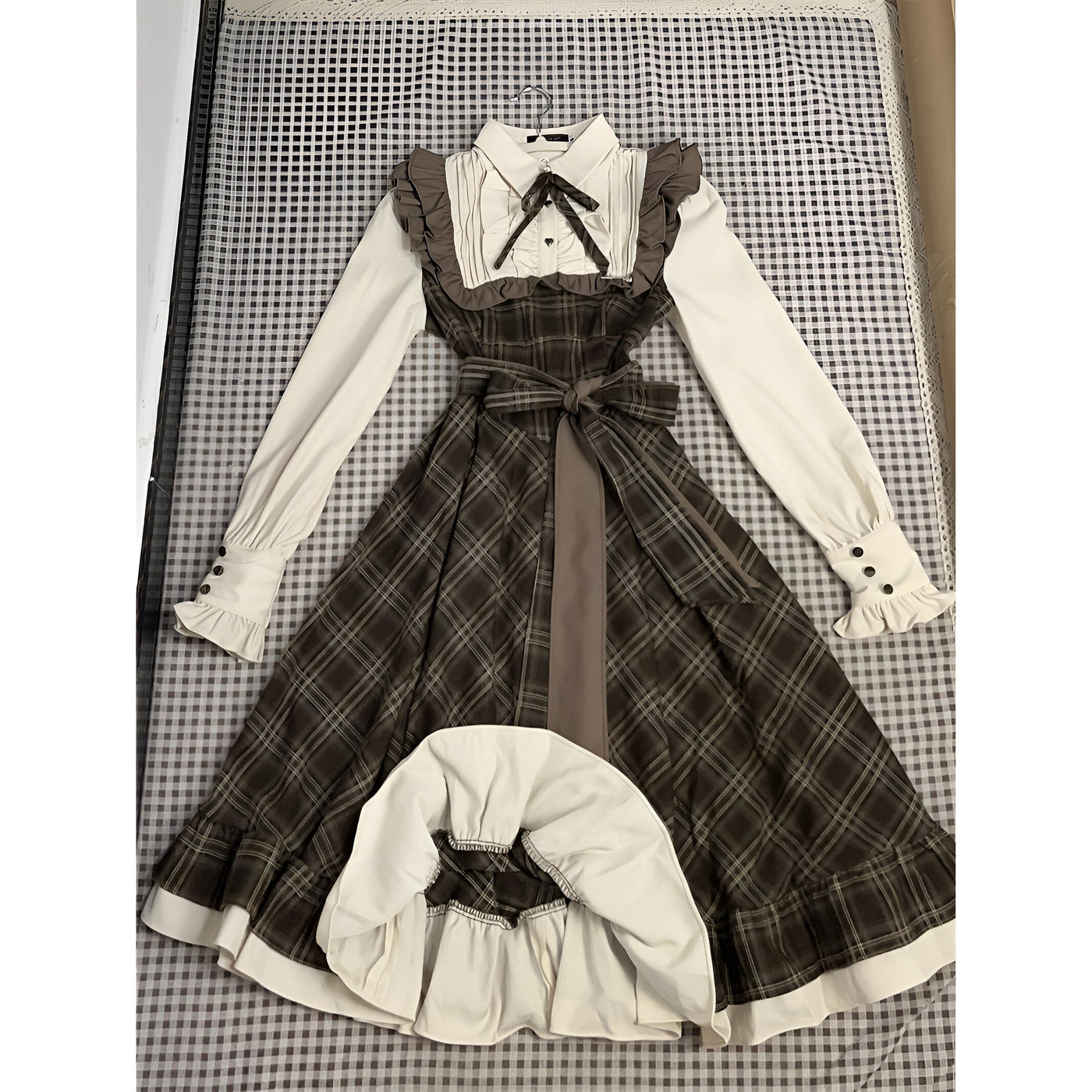 Bela| Elegantes Zweiteiliges Kleid mit Einzigartigen Details