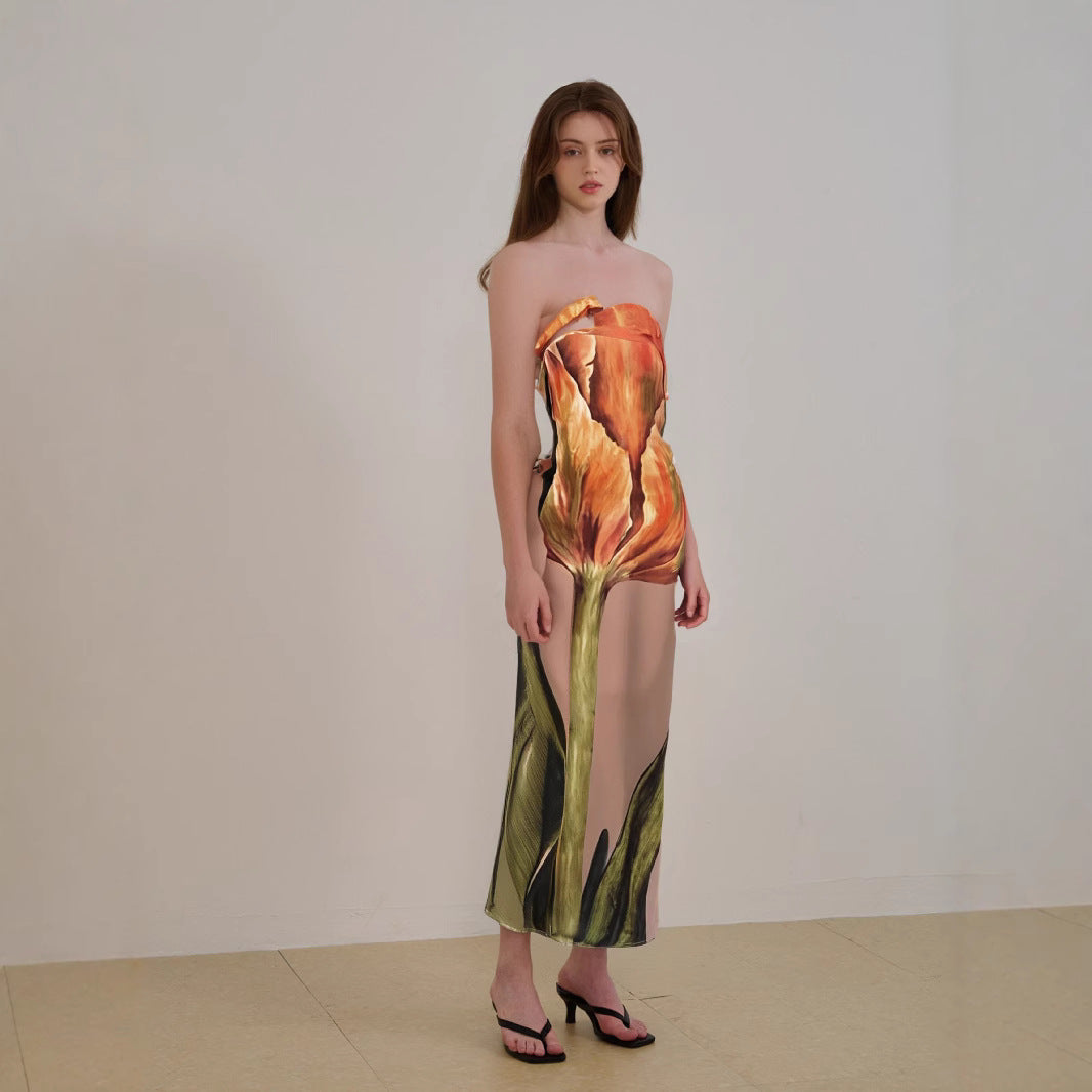 Ylva – Trägerloses Midikleid mit abstraktem Print und fließendem Schnitt | Kunstvolles Design für stilvolle Sommermomente