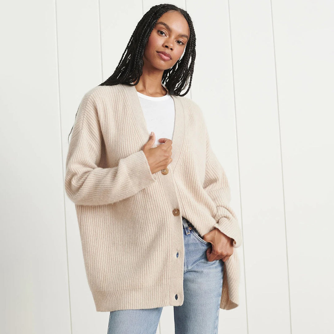 Elegante übergroße Strickjacke für Frauen