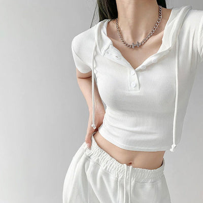 Brigitte – crop-top mit kapuze und knöpfen