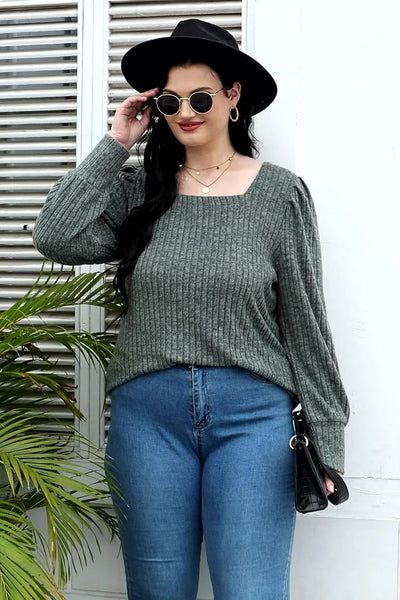 Britta | Lässiger Pullover mit Quadrat-Ausschnitt